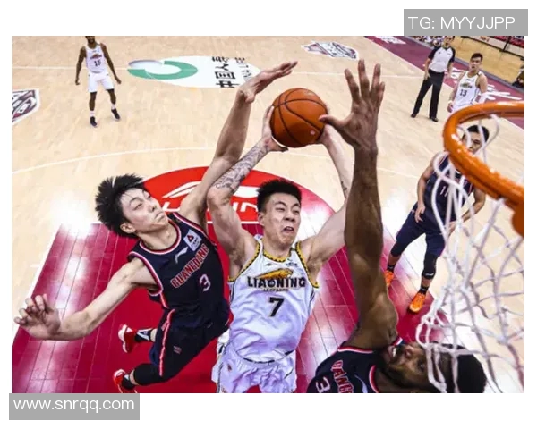 上海篮球队战术创新引领潮流助力球队崛起与发展