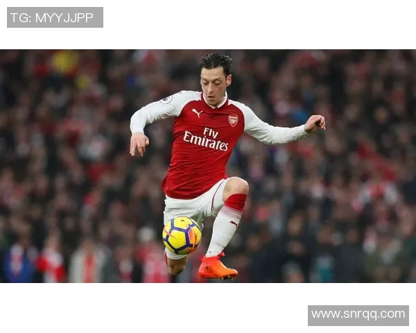 厄齐尔足球明星的辉煌历程与对足球的热爱与奉献