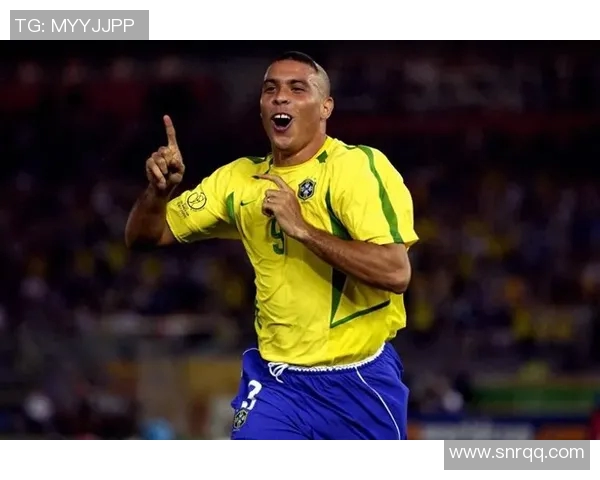 哥哥你知道足球明星是谁吗一起来聊聊他的故事吧 哥哥你知道足球明星是谁吗一起来聊聊他的故事吧